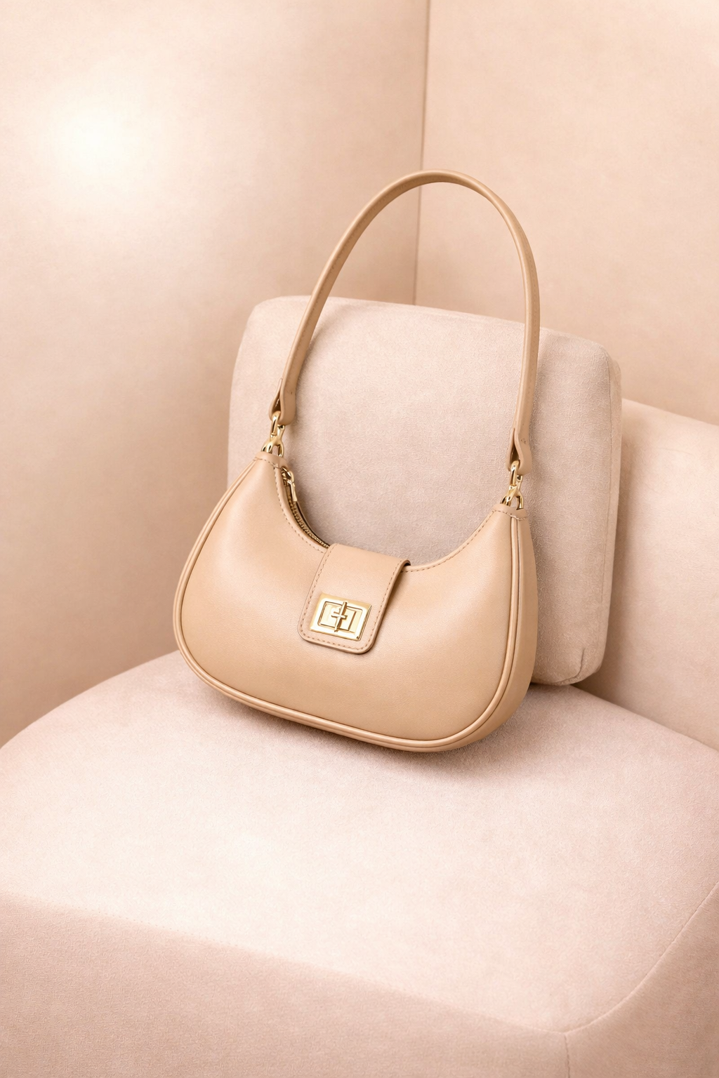 Soft Curve Mini Bag